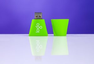 Pendrive reklamowy – pendrvie z logo