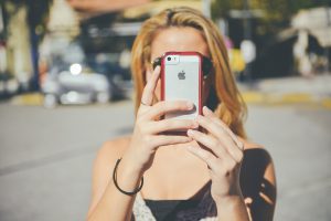 Telefon z salonu